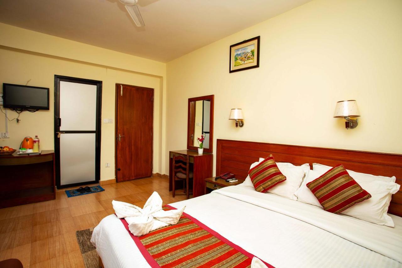 Hotel Orchid Pokhara Bagian luar foto