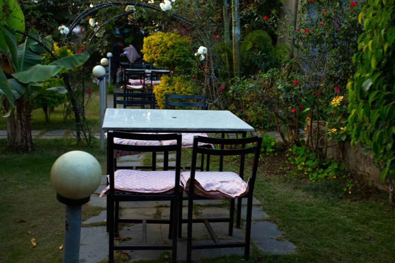 Hotel Orchid Pokhara Bagian luar foto